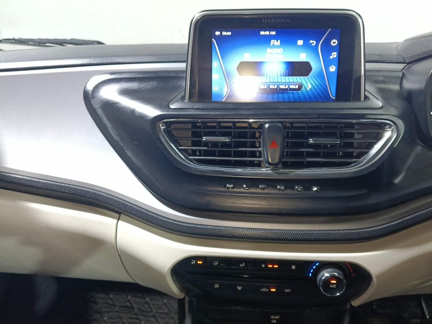 Used 2021 Tata Altroz Used 2021 Tata Altroz