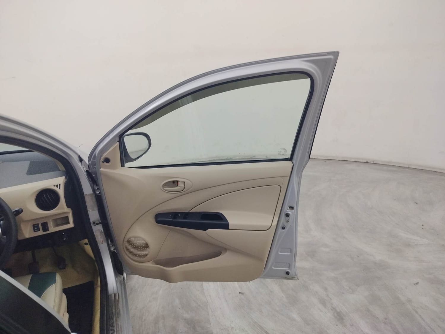 Etios Liva image 19 Etios Liva image 19