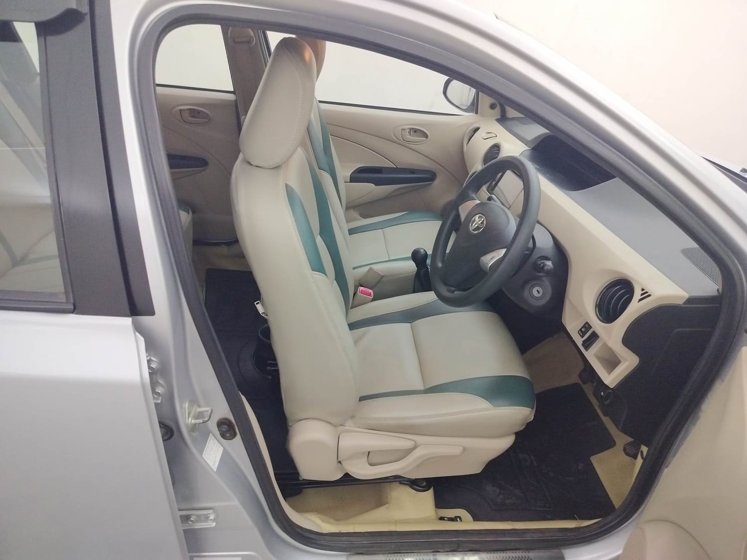 Etios Liva image 17 Etios Liva image 17