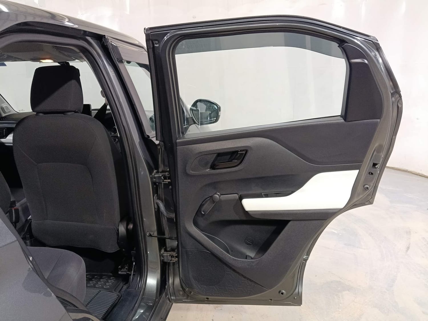 Punch image 20 Punch image 20