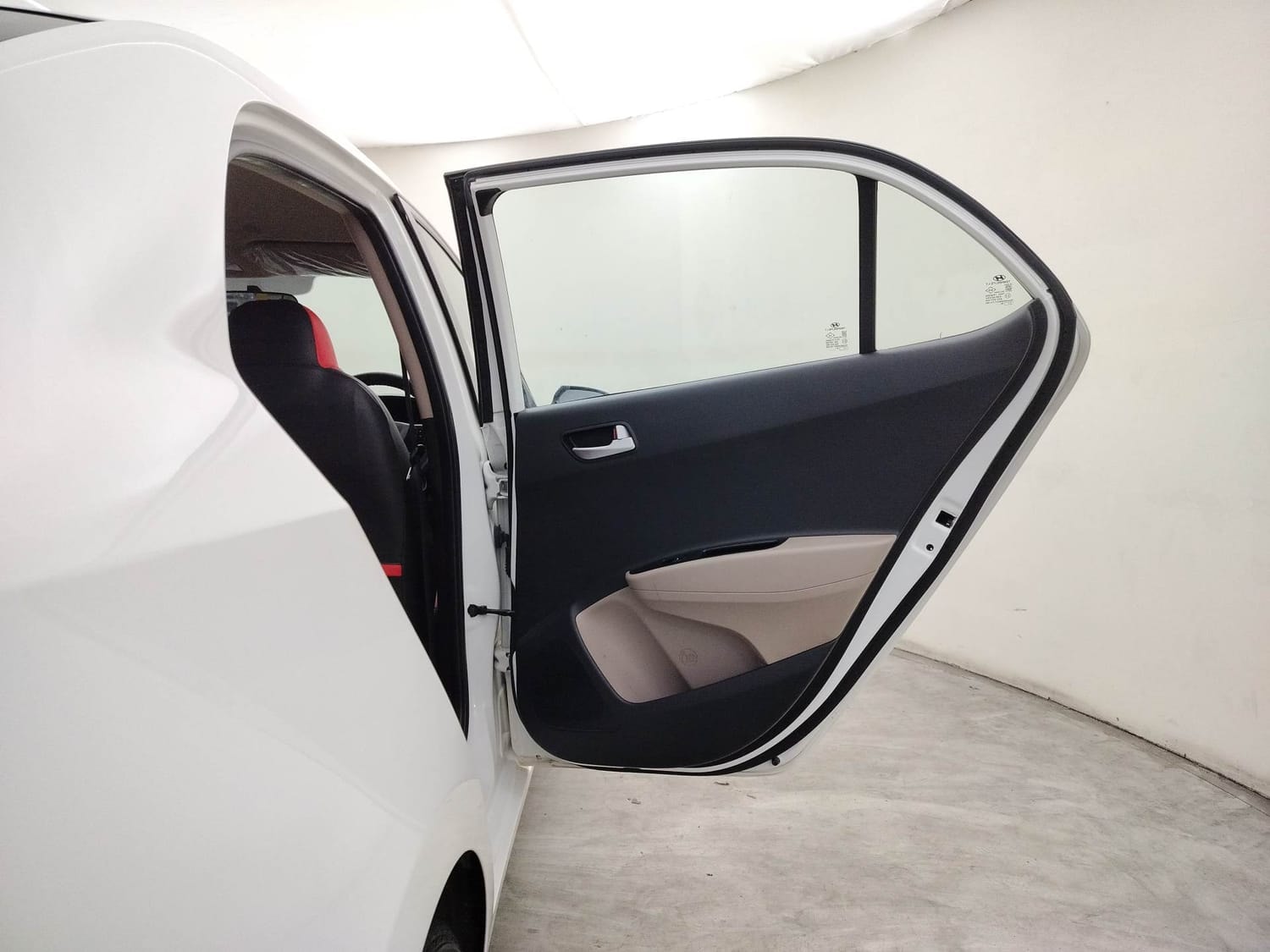 Xcent image 20 Xcent image 20