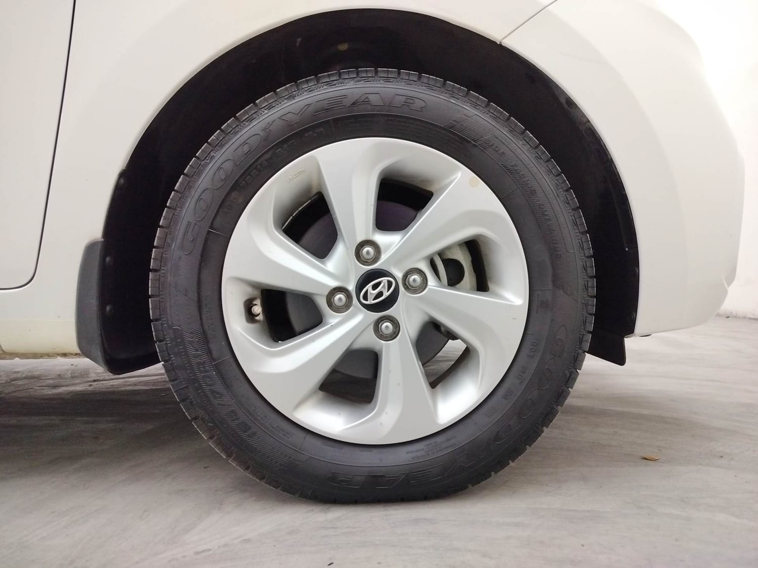 Xcent image 32 Xcent image 32