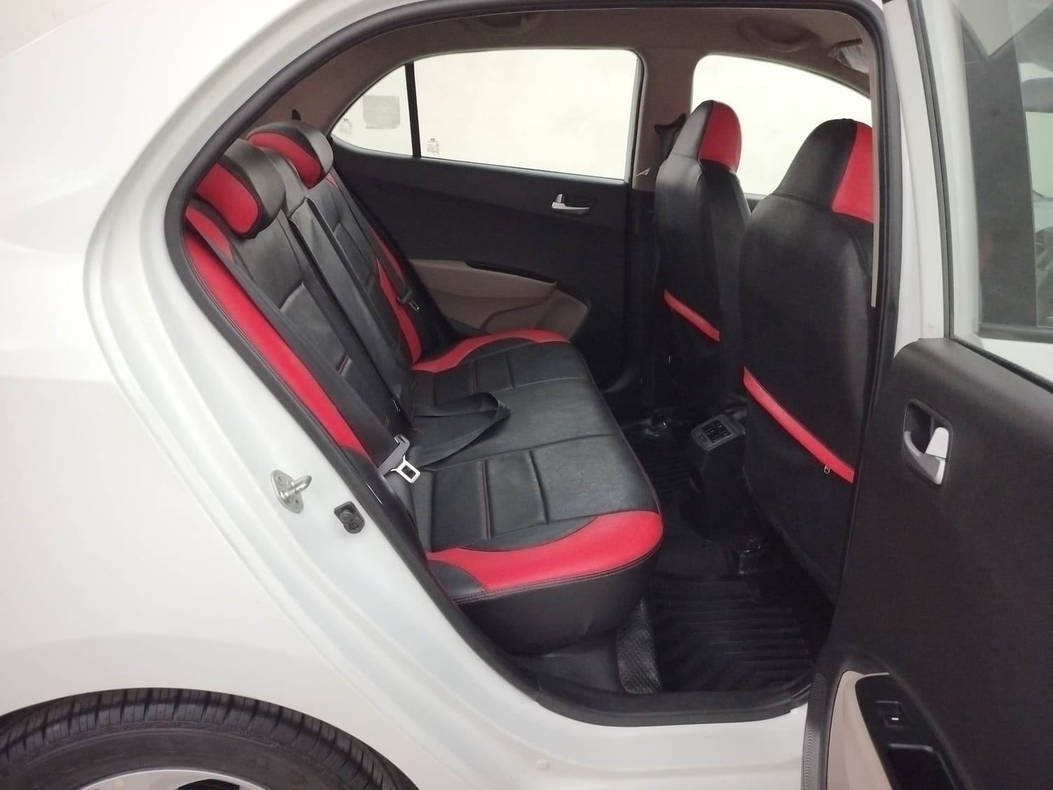 Xcent image 18 Xcent image 18