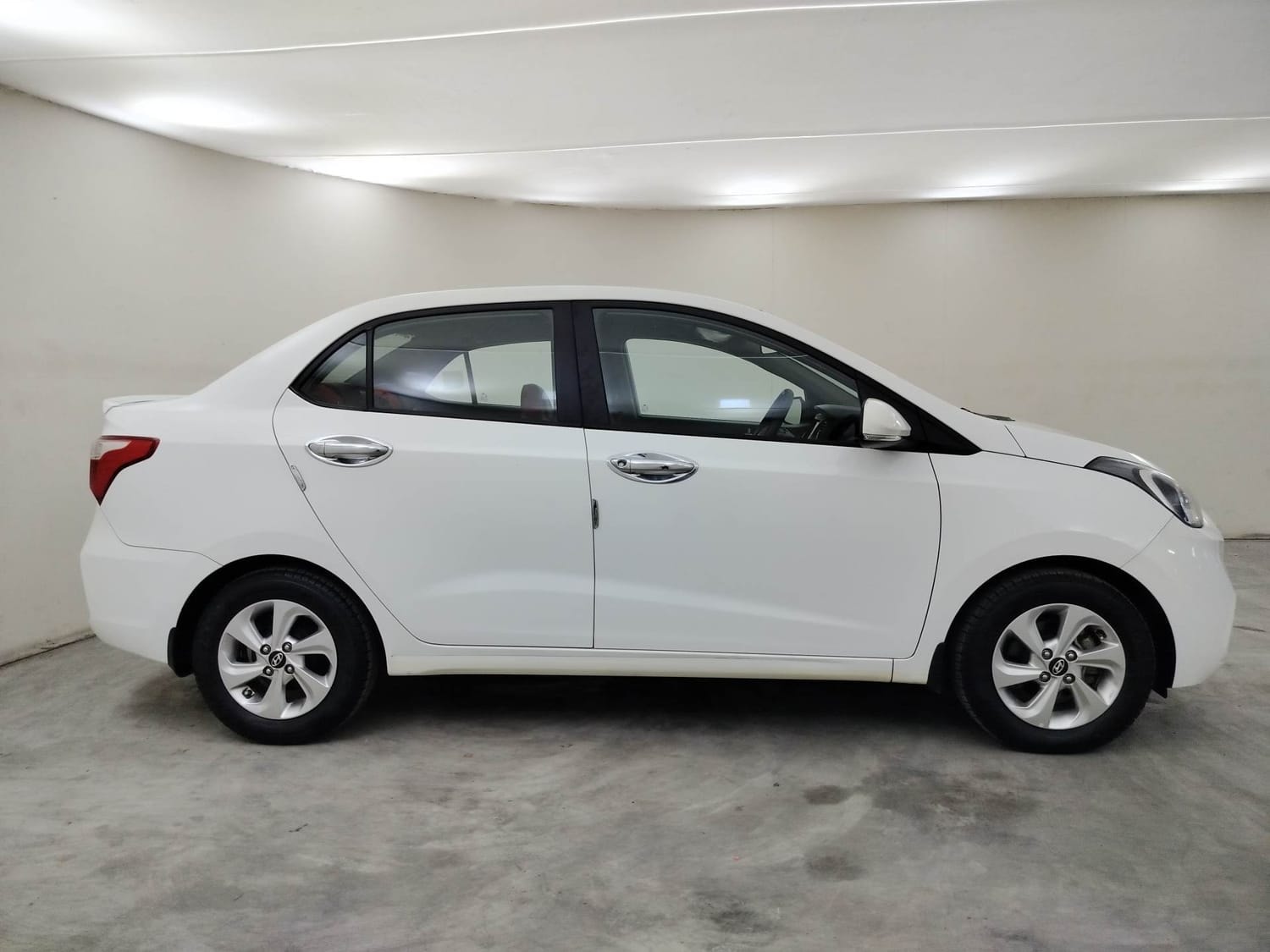 Xcent image 6 Xcent image 6