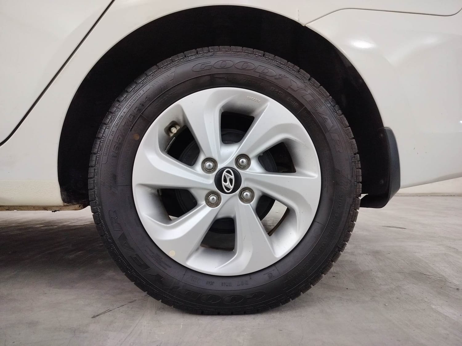 Xcent image 35 Xcent image 35