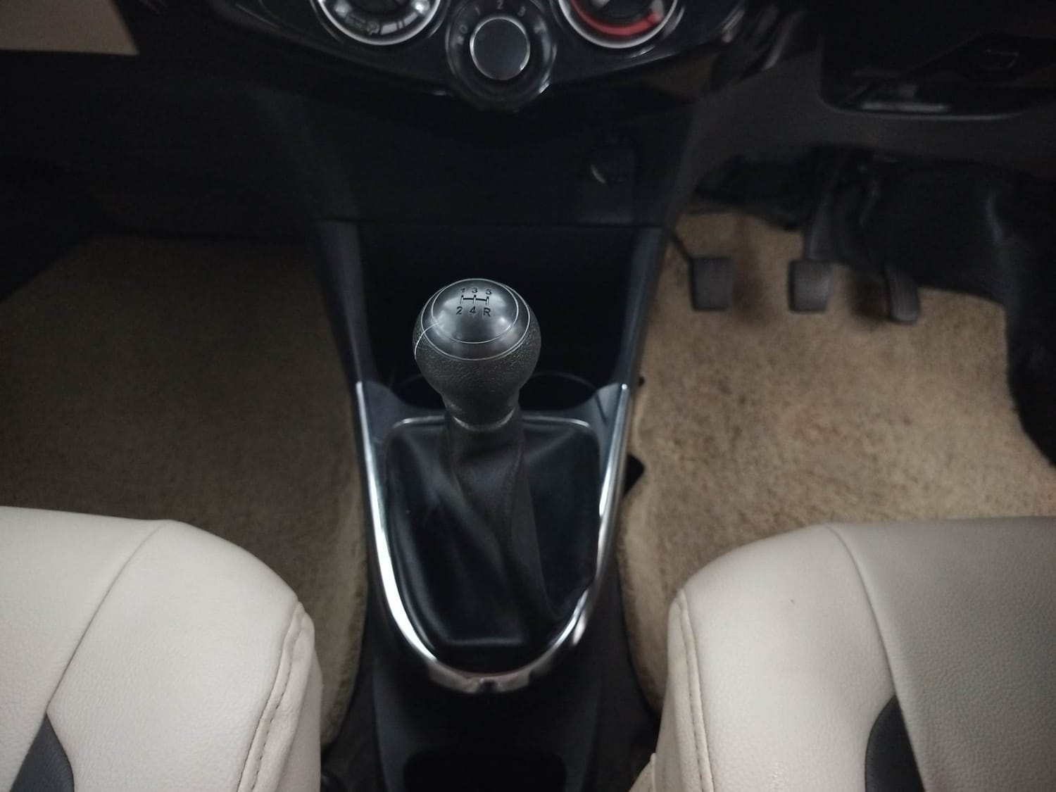 Etios Liva image 16 Etios Liva image 16