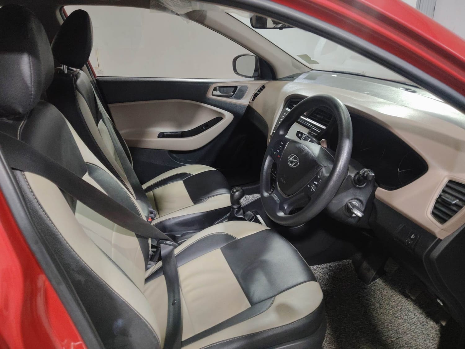 Elite i20 image 17 Elite i20 image 17