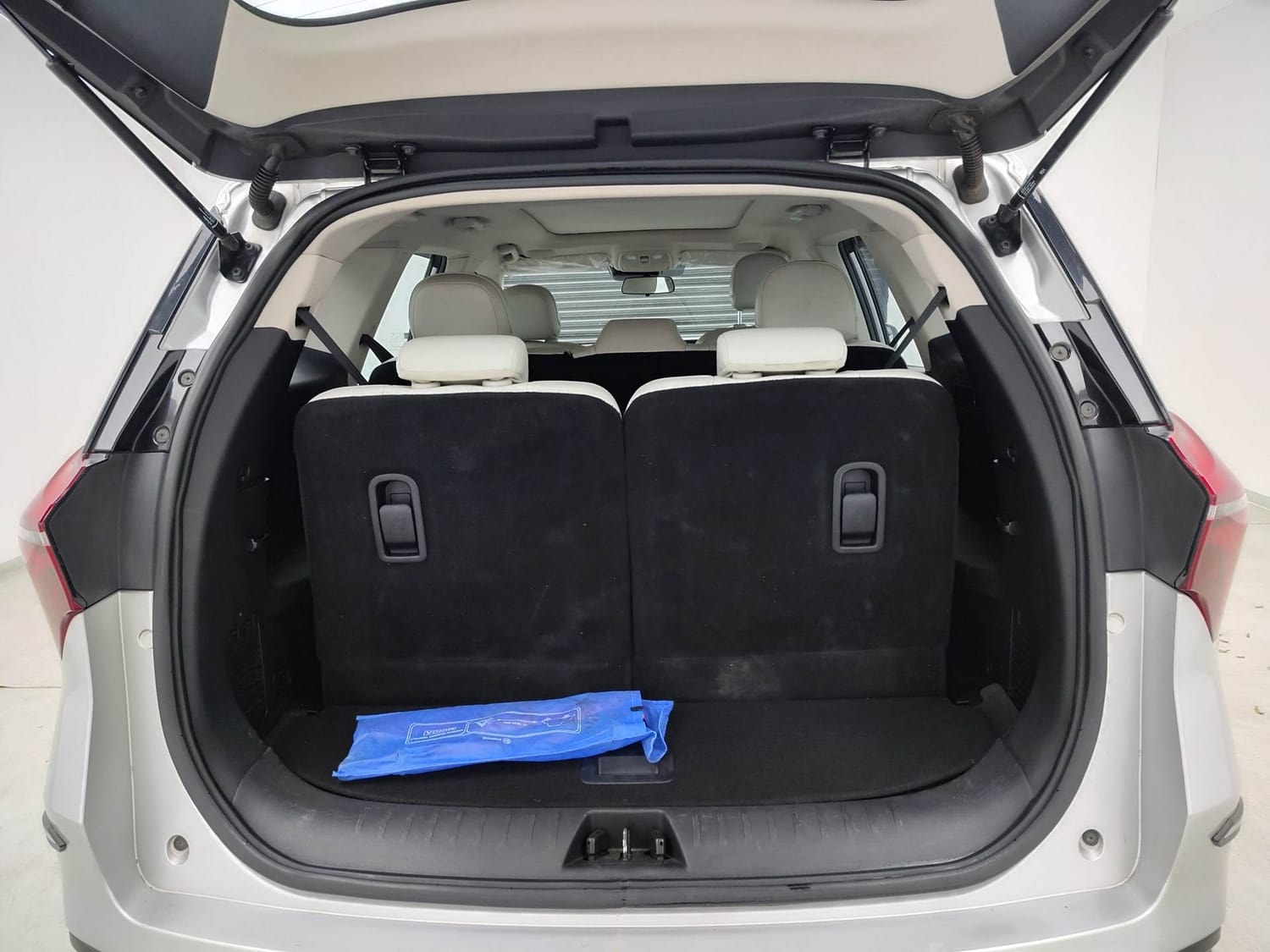 XUV700 image 25 XUV700 image 25