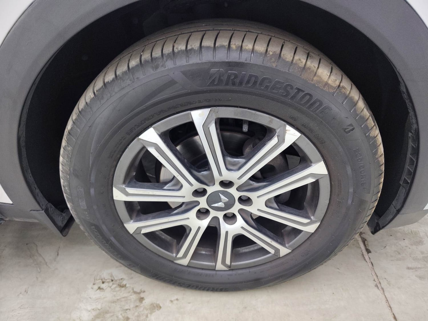 XUV700 image 32 XUV700 image 32