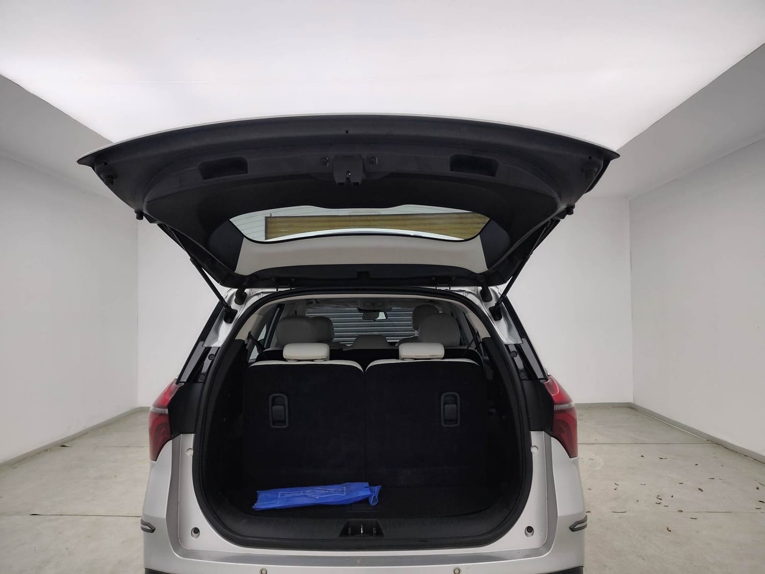 XUV700 image 24 XUV700 image 24