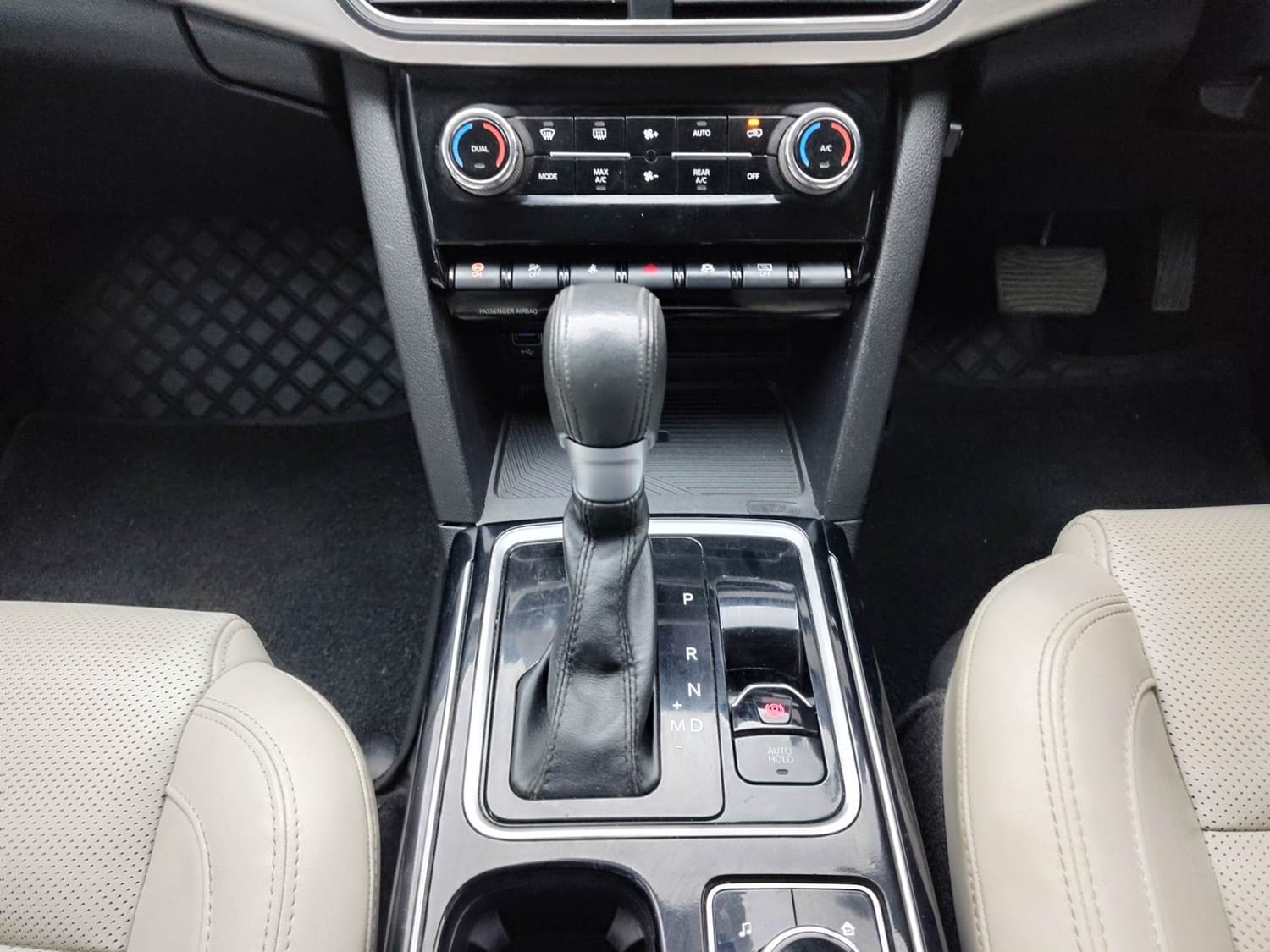 XUV700 image 16 XUV700 image 16