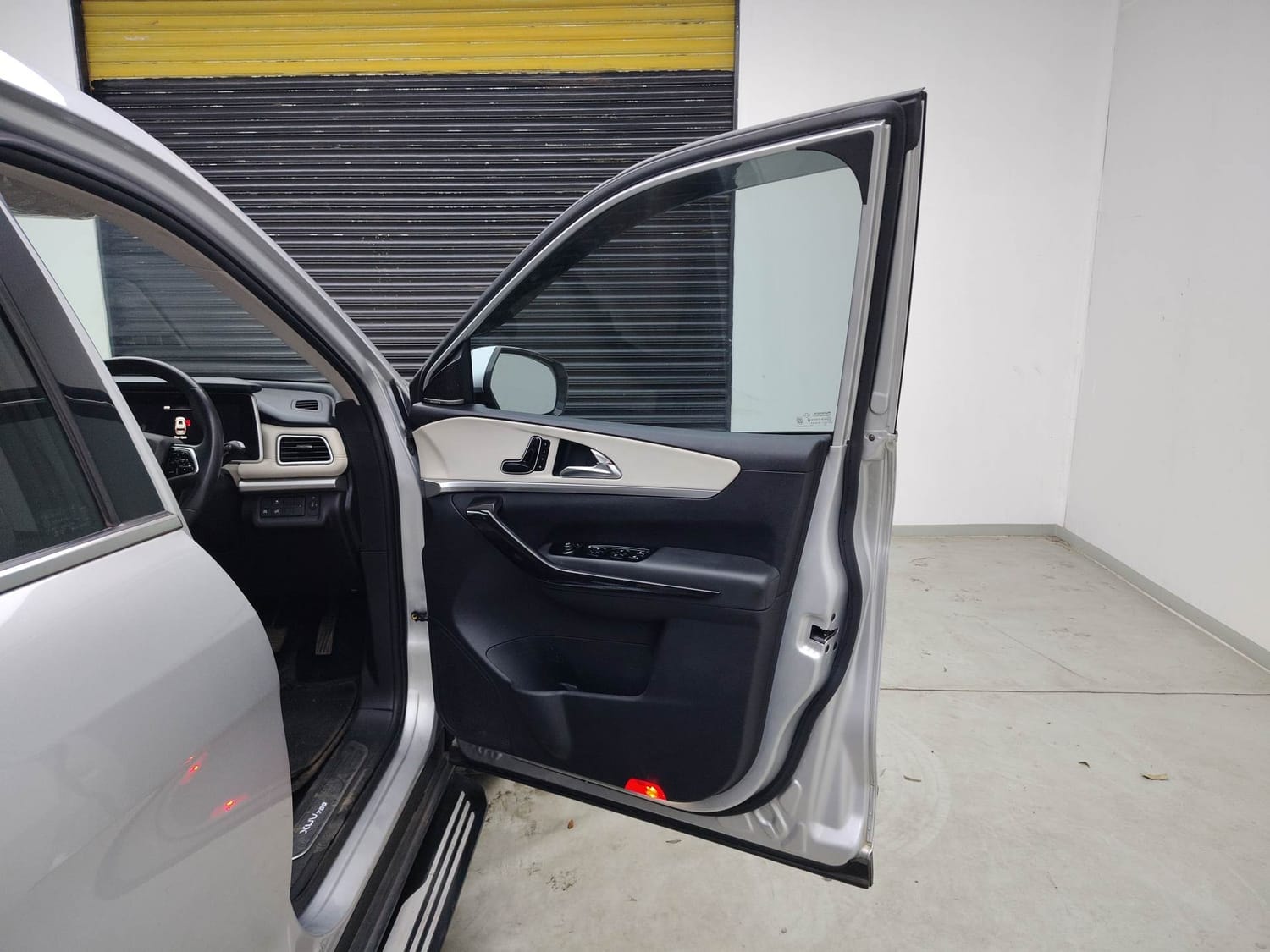 XUV700 image 19 XUV700 image 19