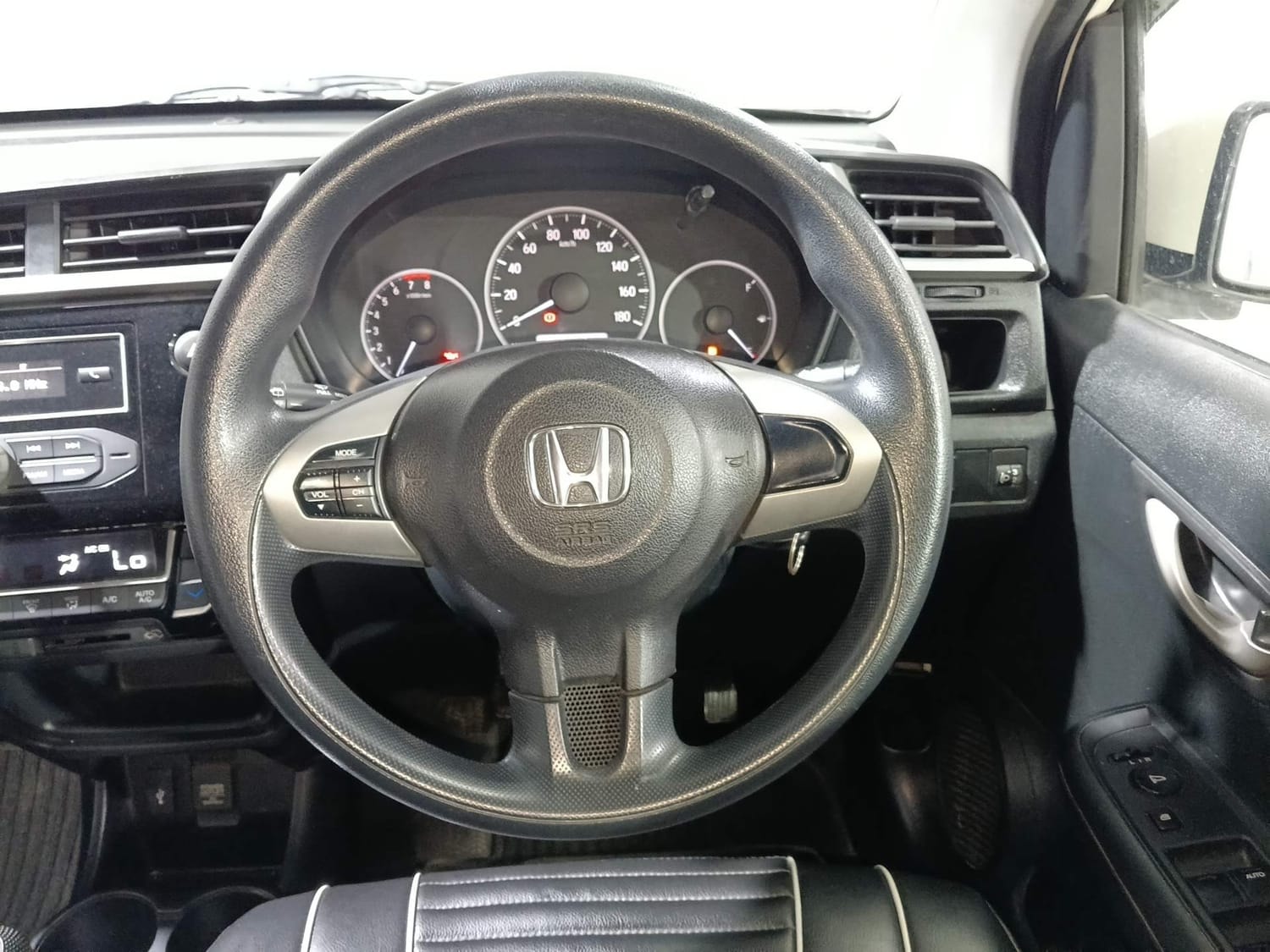 BR-V image 14 BR-V image 14