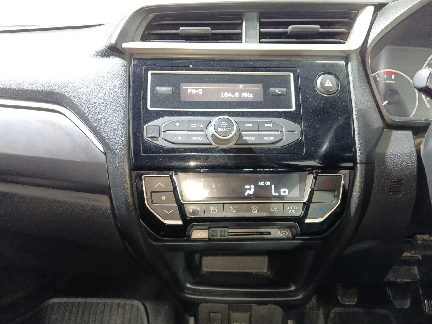 BR-V image 13 BR-V image 13