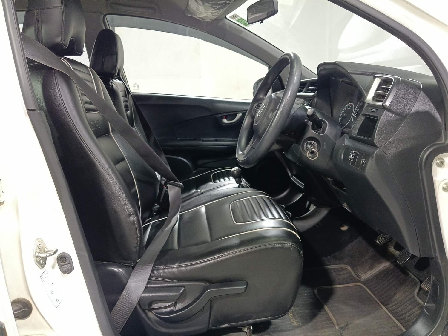 BR-V image 17 BR-V image 17