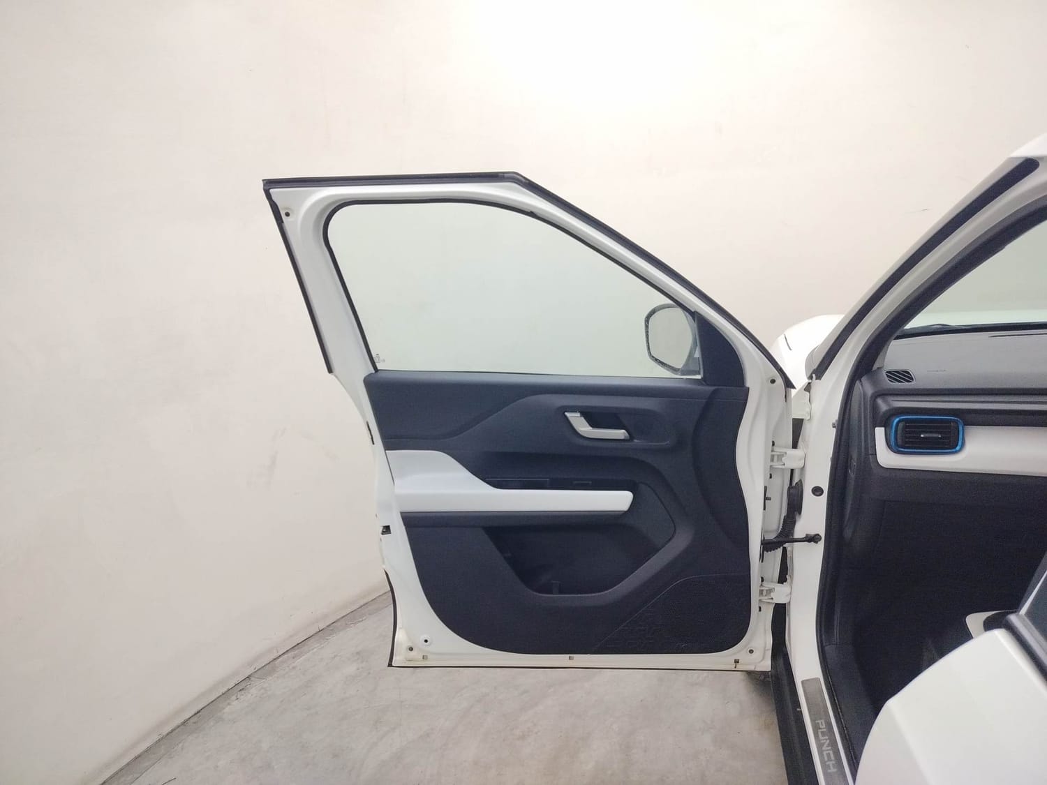 Punch image 21 Punch image 21