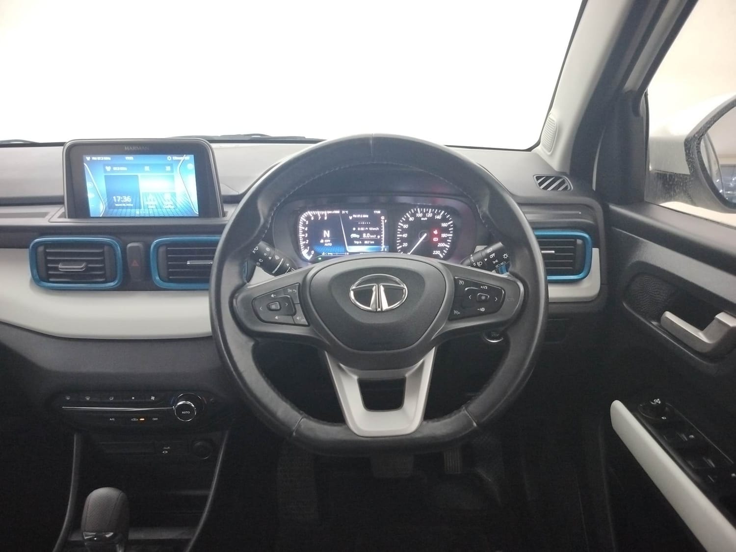 Punch image 14 Punch image 14