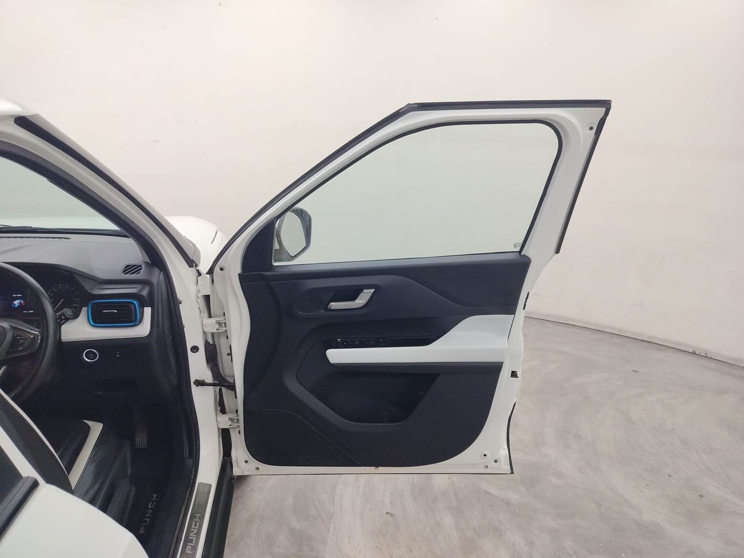 Punch image 19 Punch image 19