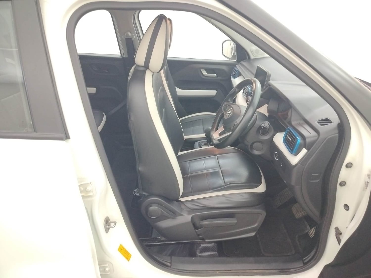 Punch image 17 Punch image 17