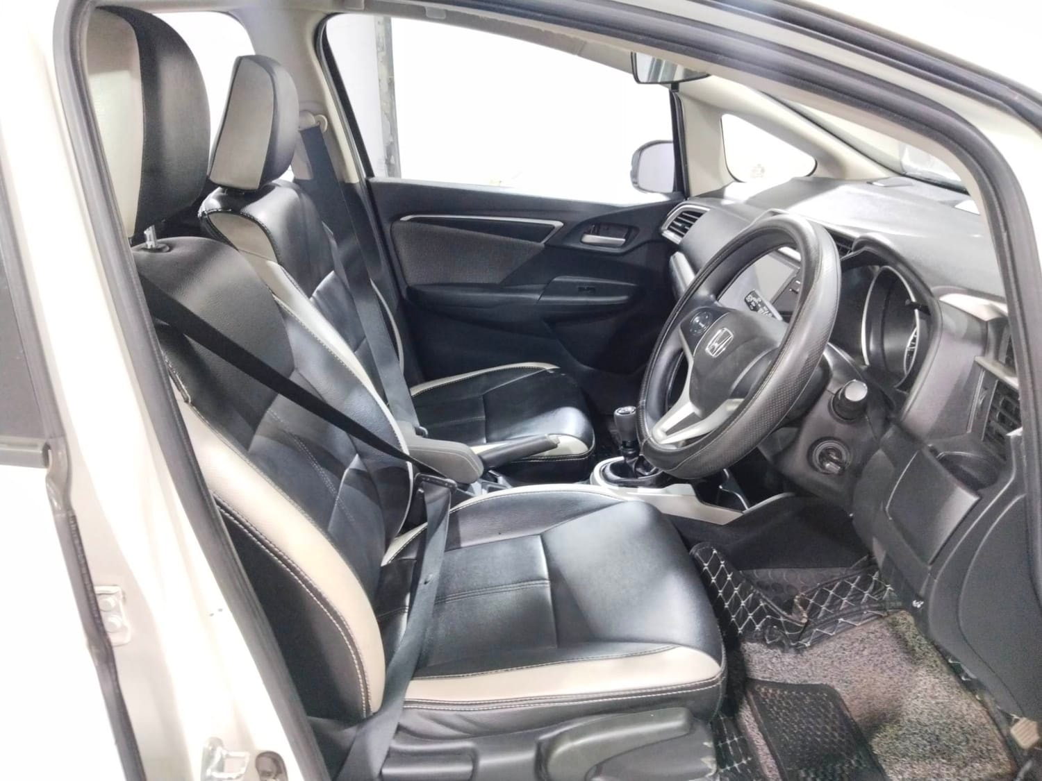 WR-V image 17 WR-V image 17