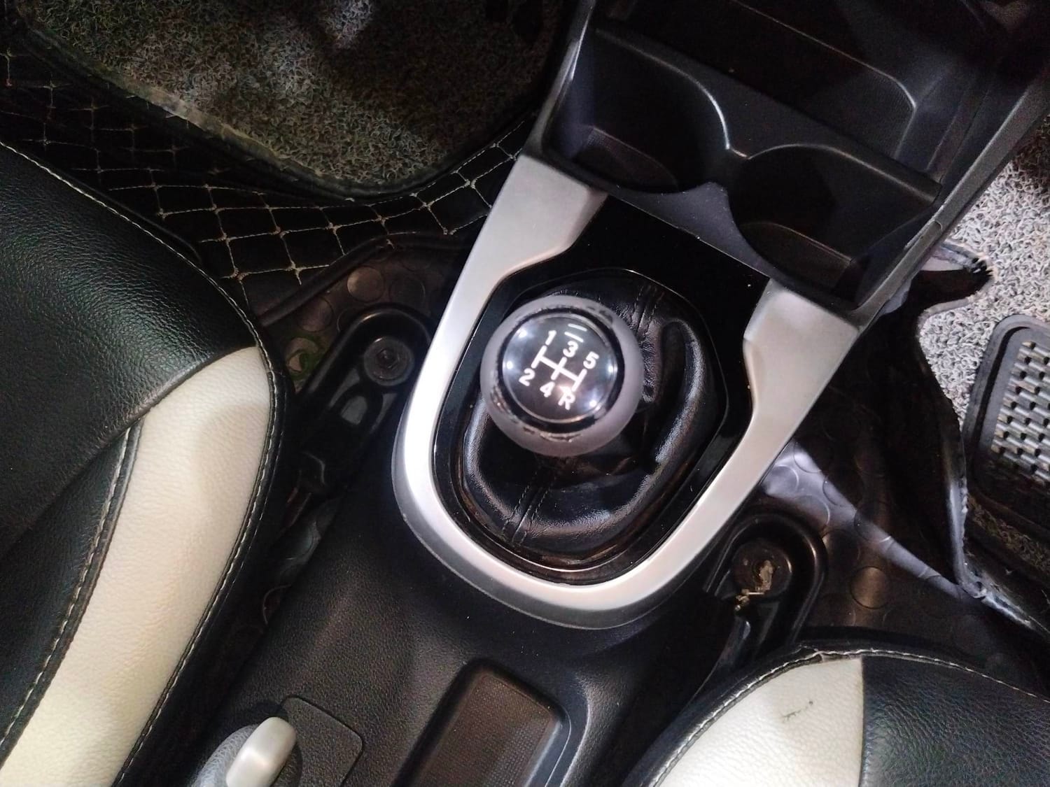 WR-V image 16 WR-V image 16