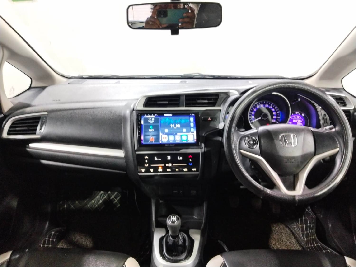 WR-V image 13 WR-V image 13