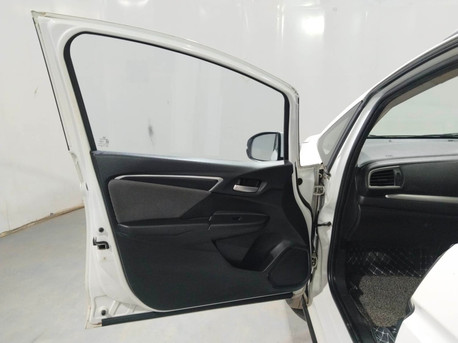 WR-V image 21 WR-V image 21