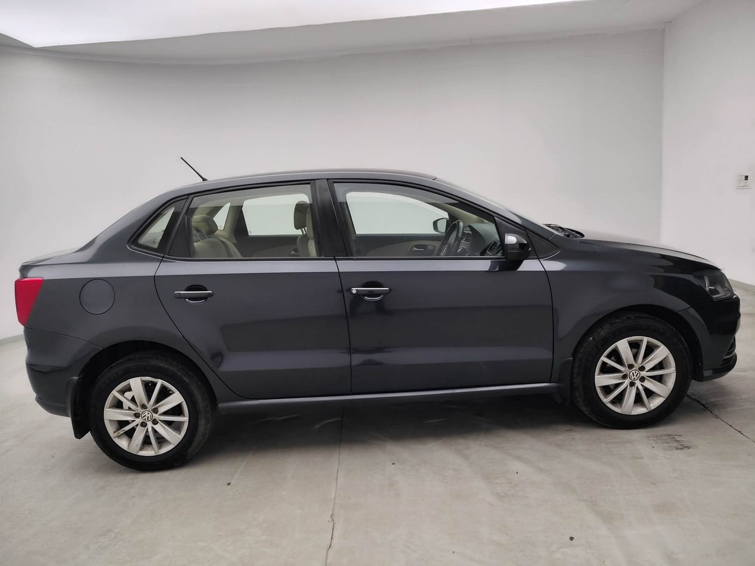 Used 2016 Volkswagen Ameo Used 2016 Volkswagen Ameo
