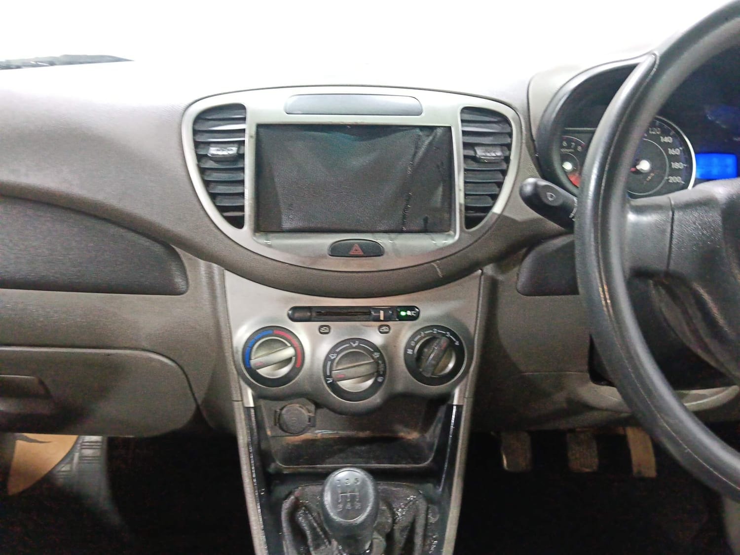 i10 image 13 i10 image 13