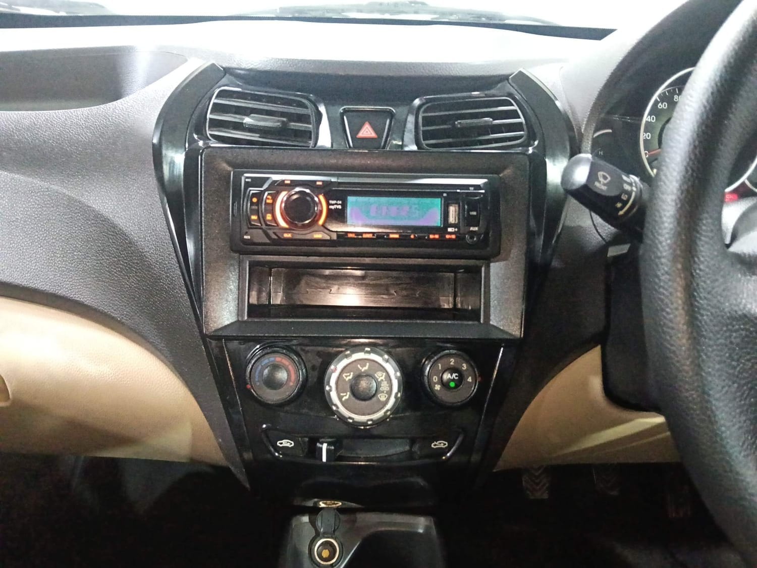 Used 2013 Hyundai EON Used 2013 Hyundai EON