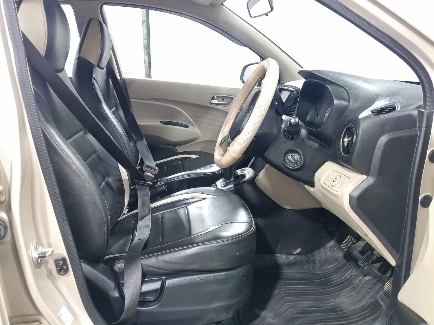 Santro image 17 Santro image 17