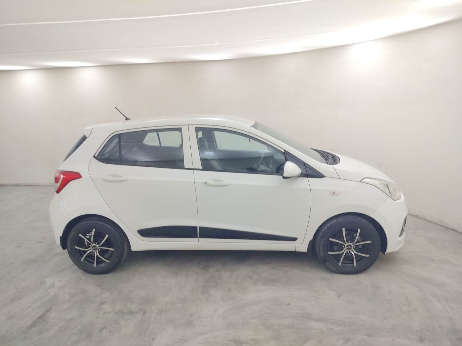 Grand i10 image 6 Grand i10 image 6