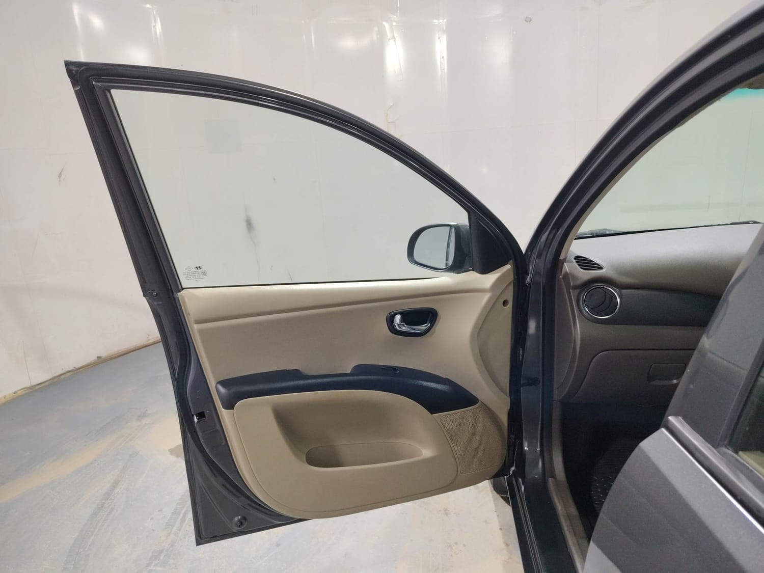 i10 image 21 i10 image 21