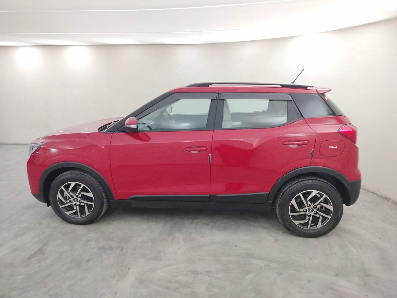 XUV300 image 2 XUV300 image 2