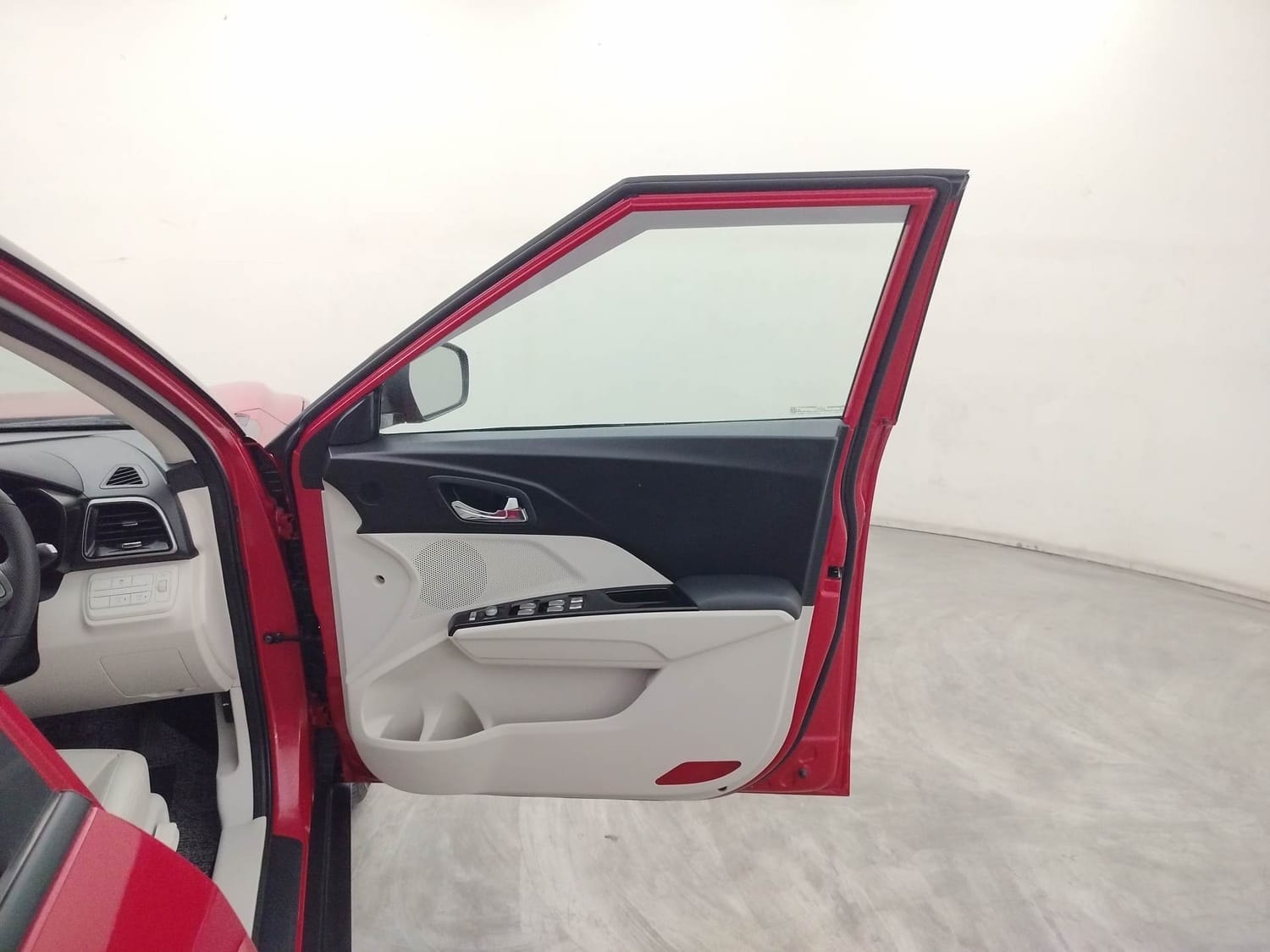 XUV300 image 19 XUV300 image 19