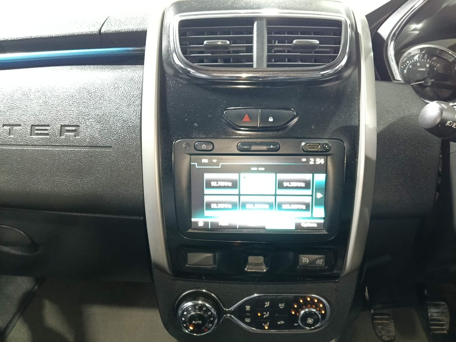 Duster image 13 Duster image 13