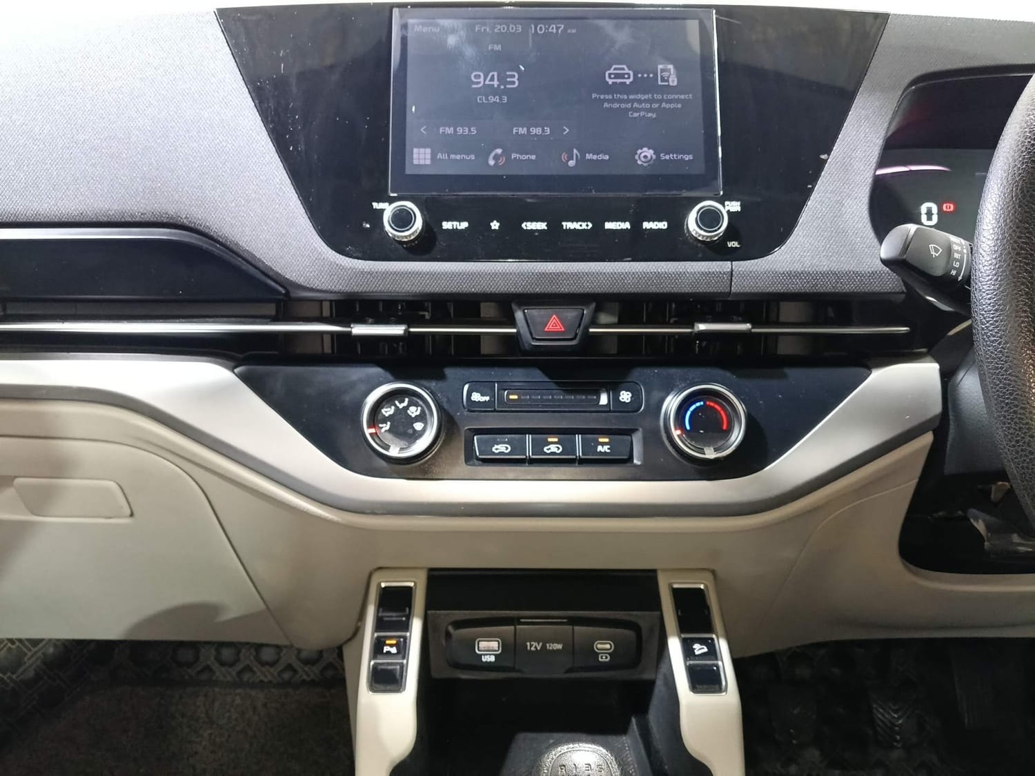 Used 2023 Kia Carens Used 2023 Kia Carens