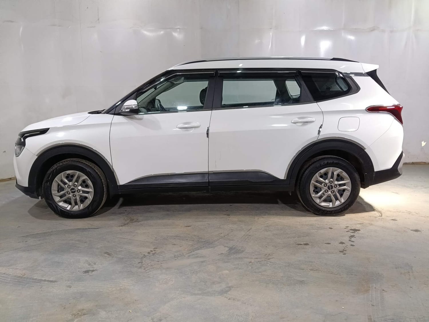 Used 2023 Kia Carens Used 2023 Kia Carens