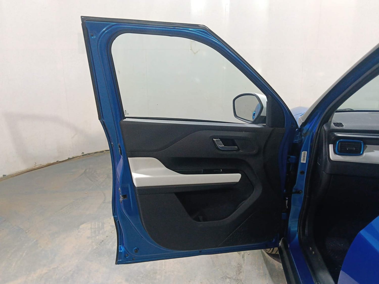 Punch image 21 Punch image 21