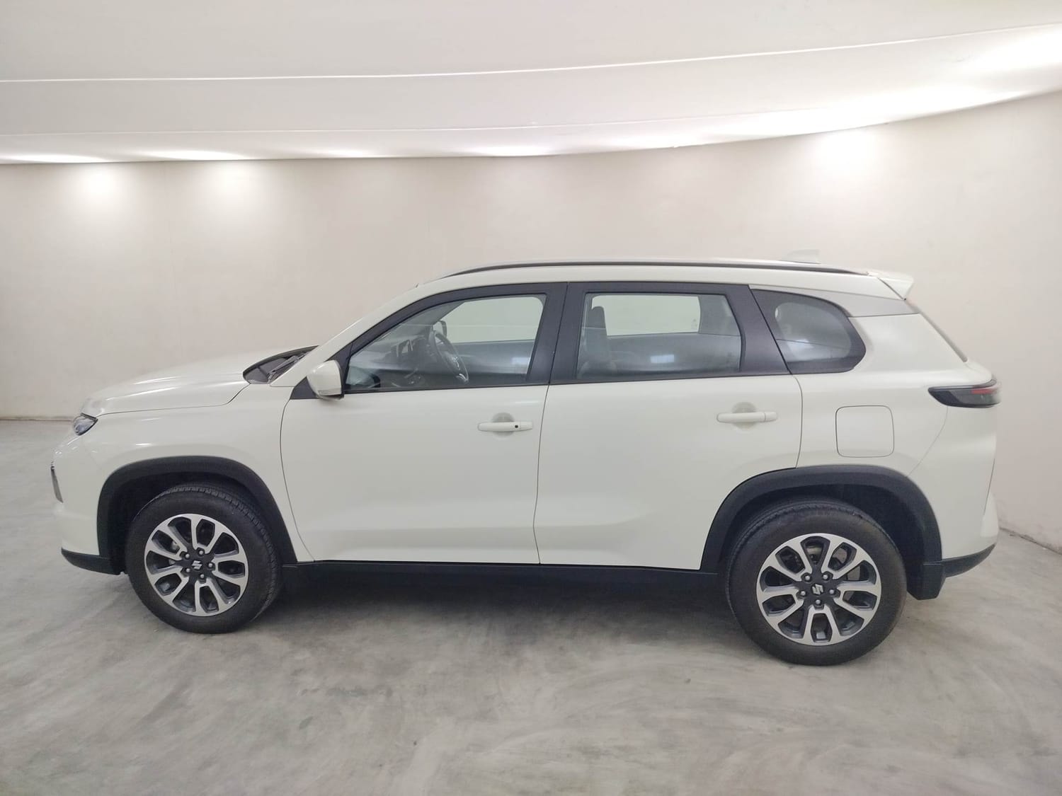 Grand Vitara image 2 Grand Vitara image 2