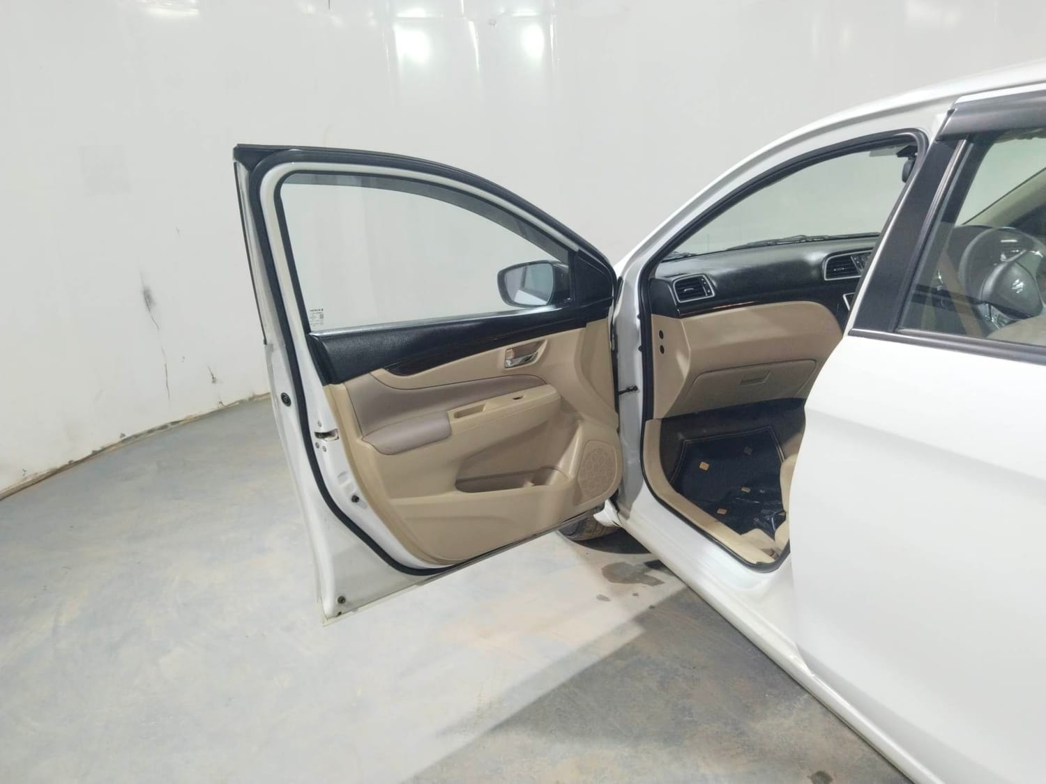 Ciaz image 21 Ciaz image 21