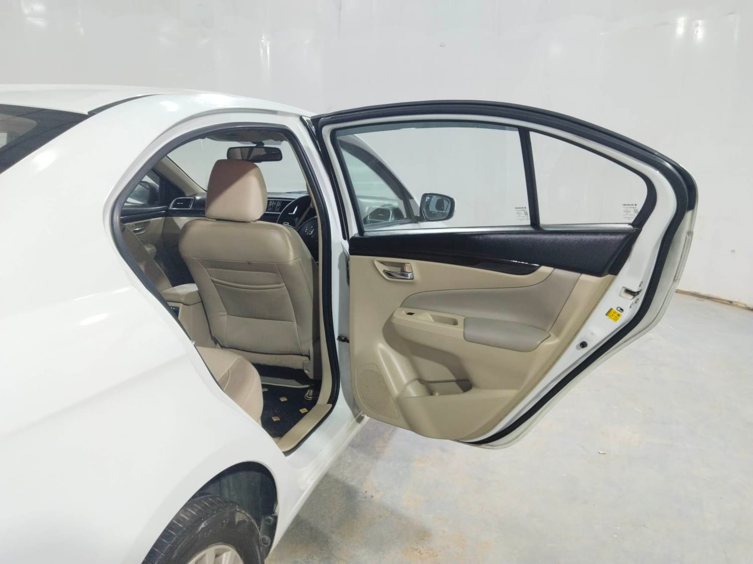 Ciaz image 20 Ciaz image 20