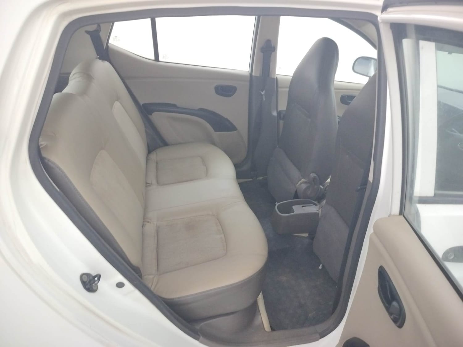 i10 image 18 i10 image 18