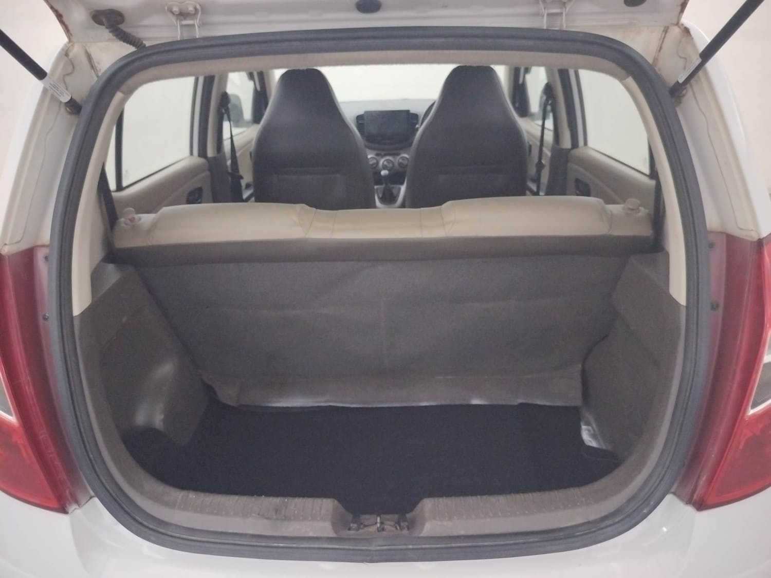 i10 image 25 i10 image 25