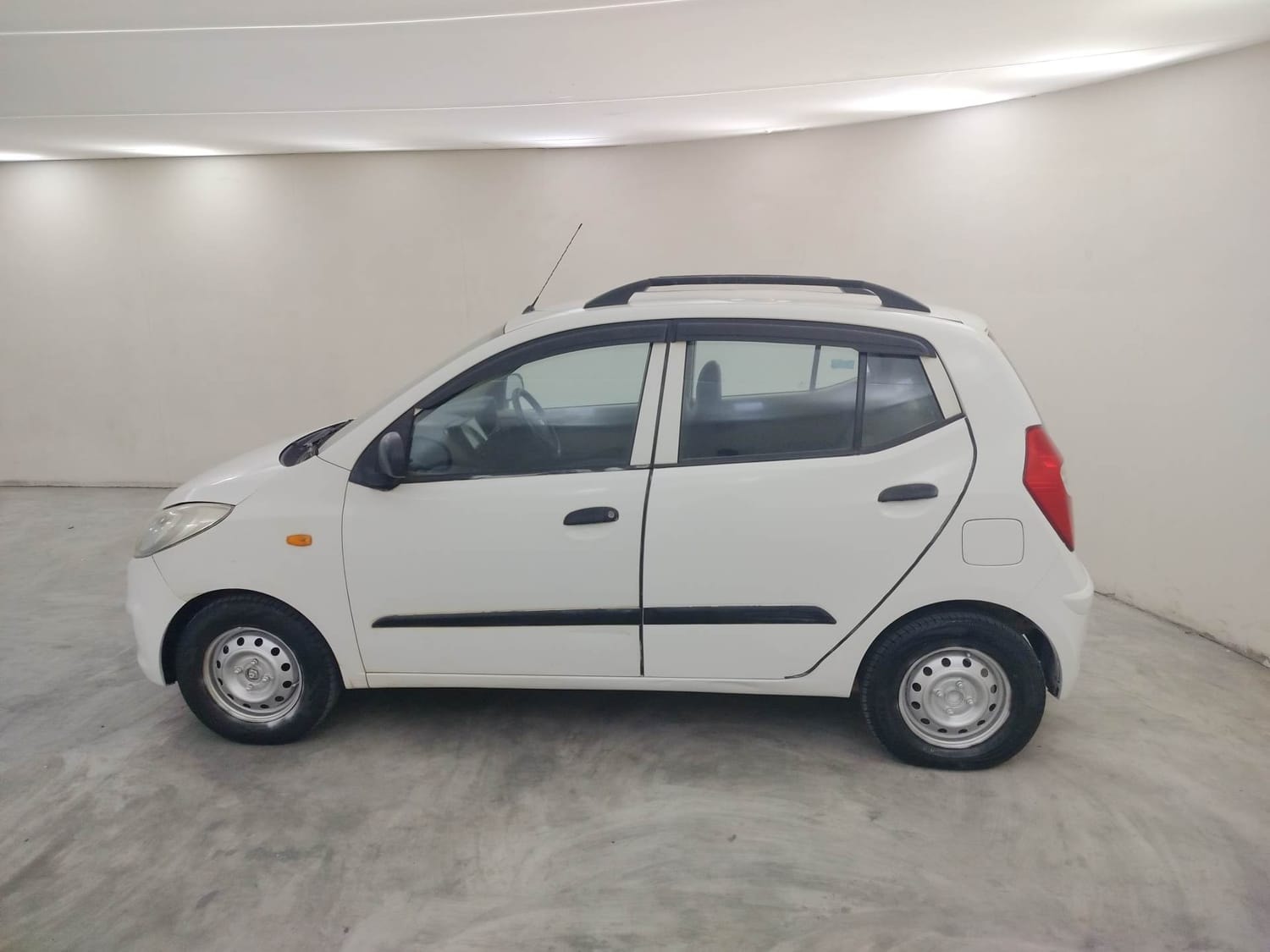 i10 image 2 i10 image 2