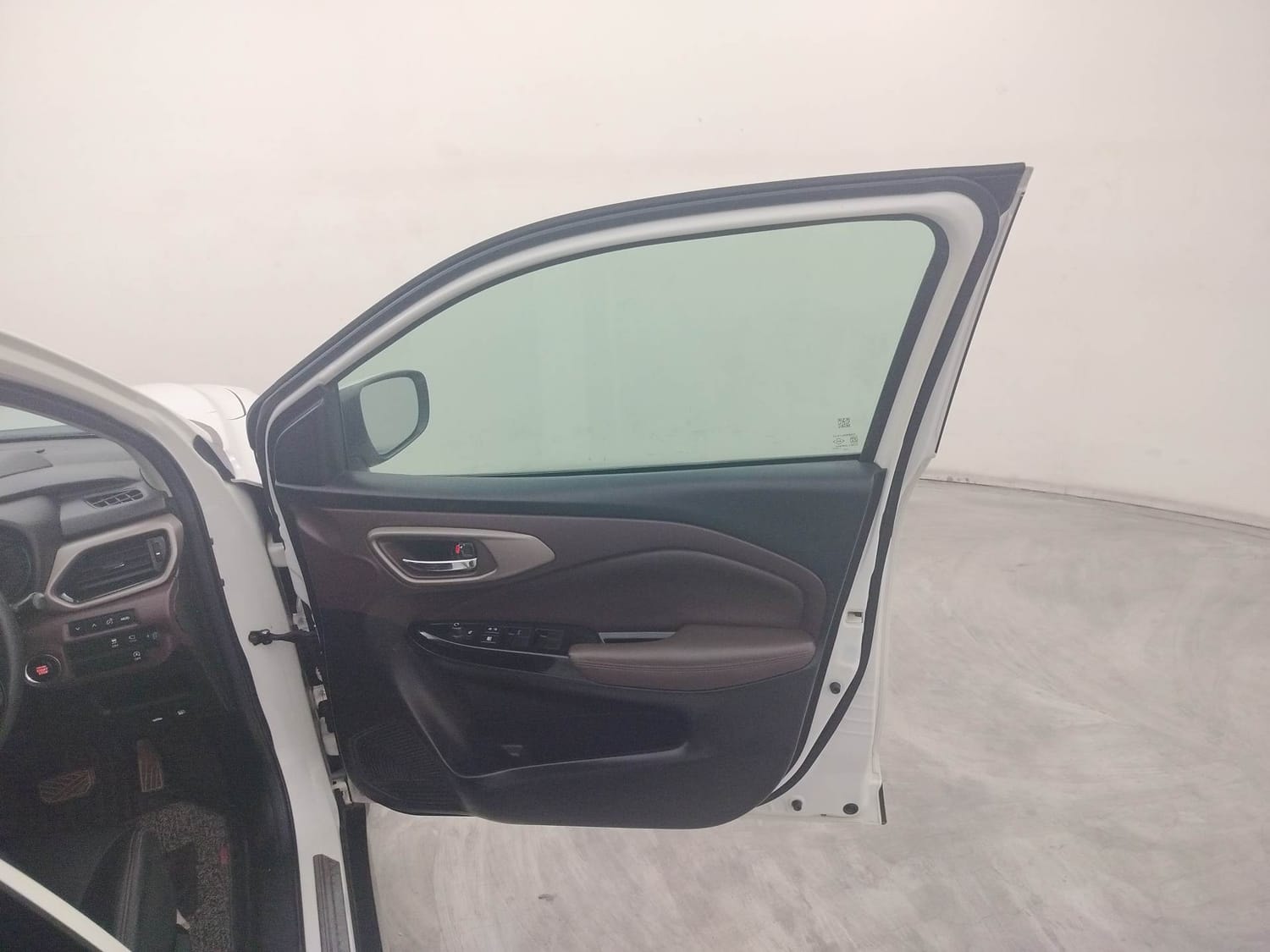 Fronx image 19 Fronx image 19