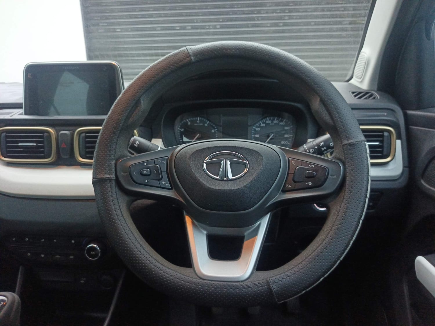 Punch image 14 Punch image 14