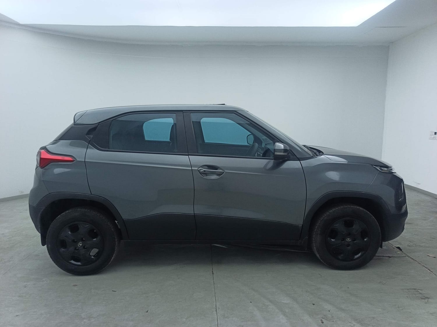 Punch image 6 Punch image 6