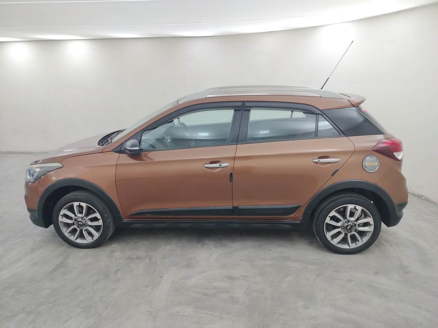 i20 Active image 2 i20 Active image 2