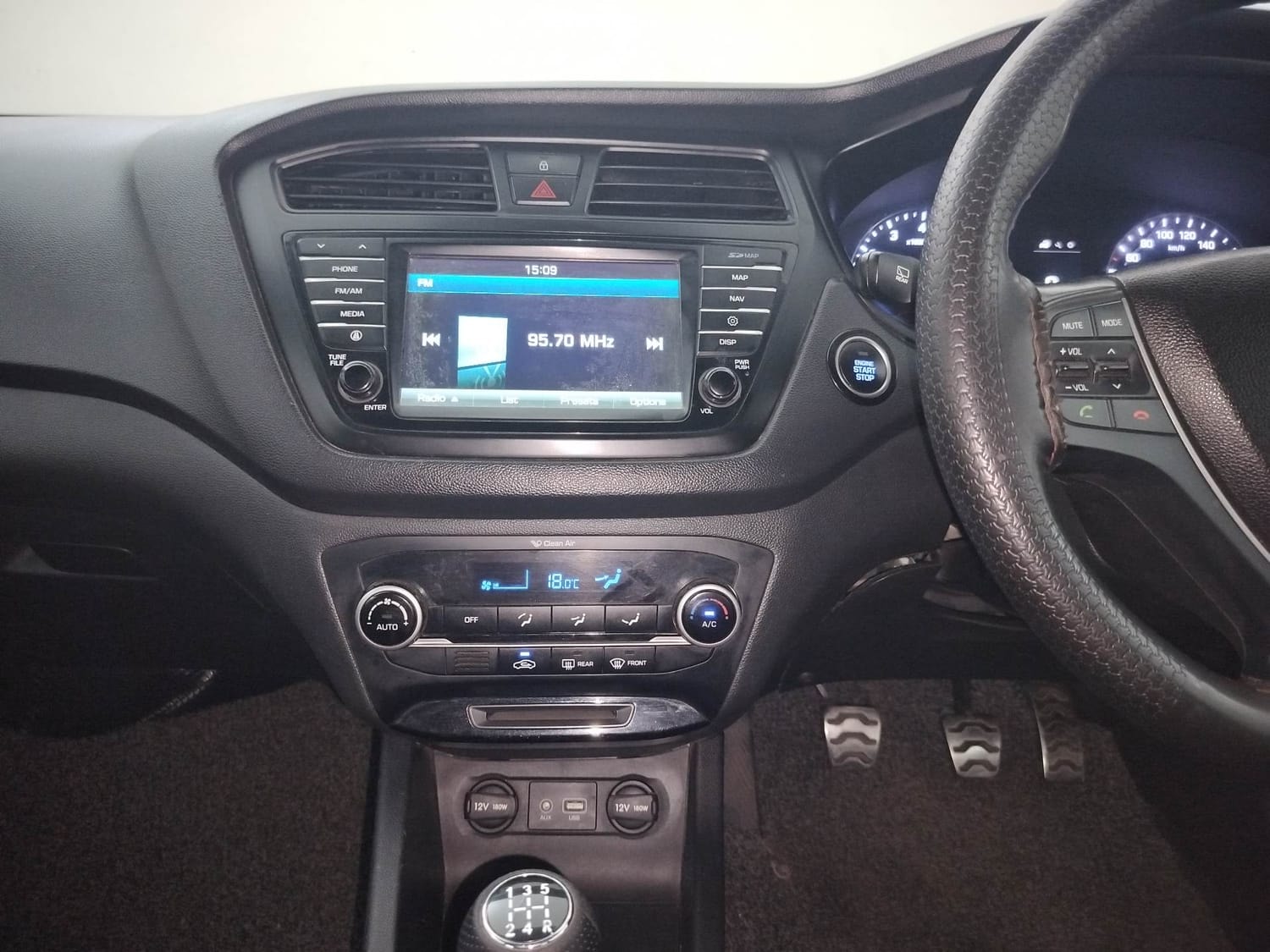 i20 Active image 13 i20 Active image 13